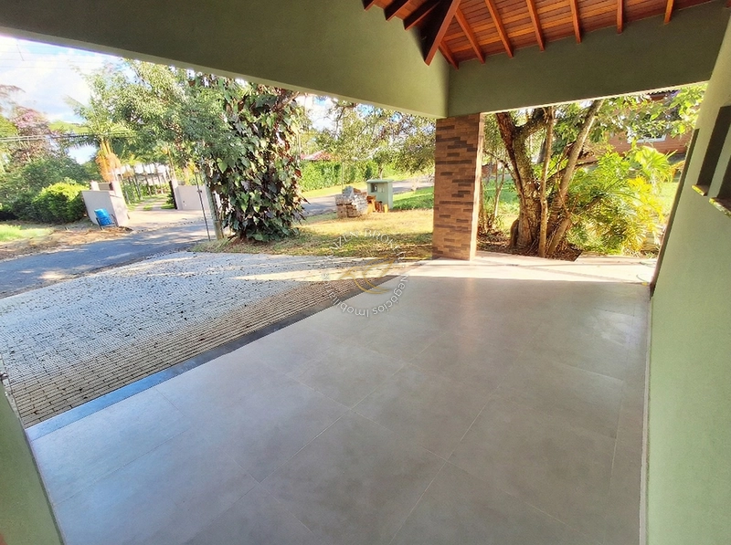 Casa Nova Térrea de Alto Padrão, 387m² construídos em um terreno de 1.800m² – Condomínio Jardim das Palmeiras: 7ª foto da galeria de imagens do imóvel