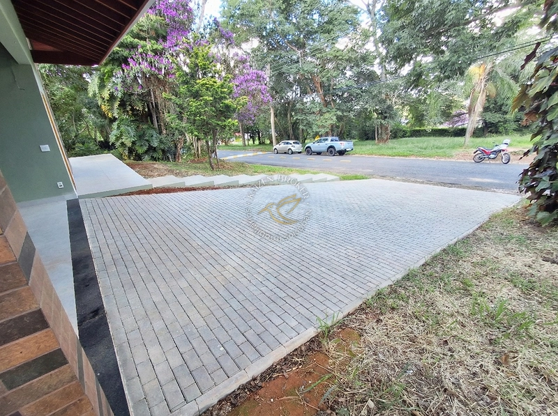 Casa Nova Térrea de Alto Padrão, 387m² construídos em um terreno de 1.800m² – Condomínio Jardim das Palmeiras: 3ª foto da galeria de imagens do imóvel