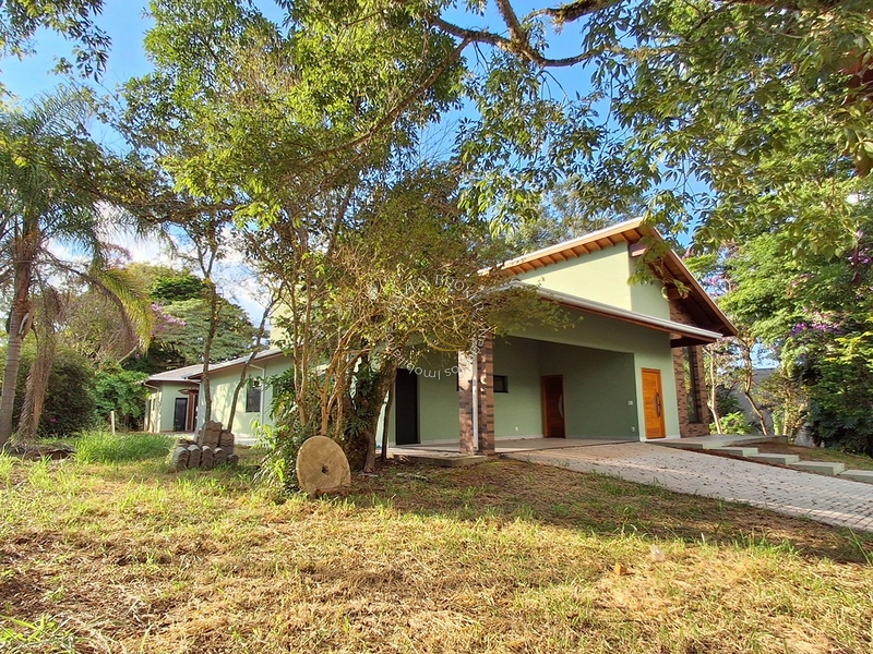 Casa Nova Térrea de Alto Padrão, 387m² construídos em um terreno de 1.800m² – Condomínio Jardim das Palmeiras: 1ª foto da galeria de imagens do imóvel