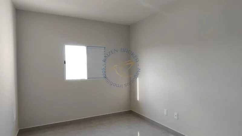 Sobrado à venda no bairro Planejada em Bragança Paulista com 2 dormitórios, quintal e garagem. Documentação pronta para financiamento bancário.: 2ª foto da galeria de imagens do imóvel