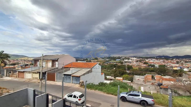 Sobrados à venda no Jardim Lago do Moinho em Bragança Paulista com suíte, quintal e 2 vagas. Projeto moderno, ótima localização e financiamento disponível.: 9ª foto da galeria de imagens do imóvel