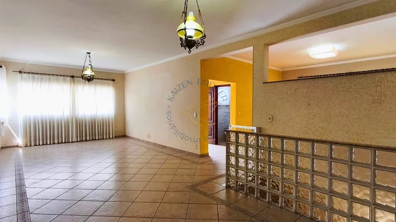 Locação de Casa com Vista Panorâmica e 3 Dormitórios no Jardim América – Bragança Paulista: 1ª foto da galeria de imagens do imóvel