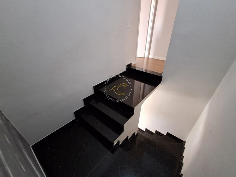 Sobrado à venda em Vila Garcia, Bragança Paulista SP. 3 suítes, 2 vagas, excelente localização. Aceita permuta e financiamento. Agende sua visita.: 32ª foto da galeria de imagens do imóvel