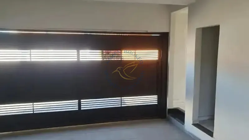 Sobrado à venda em Vila Garcia, Bragança Paulista SP. 3 suítes, 2 vagas, excelente localização. Aceita permuta e financiamento. Agende sua visita.: 2ª foto da galeria de imagens do imóvel