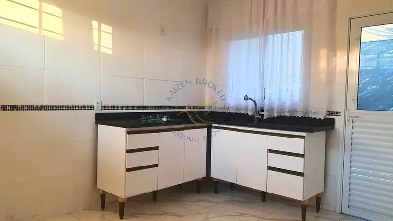 Sobrado à venda em Vila Garcia, Bragança Paulista SP. 3 suítes, 2 vagas, excelente localização. Aceita permuta e financiamento. Agende sua visita.: 3ª foto da galeria de imagens do imóvel