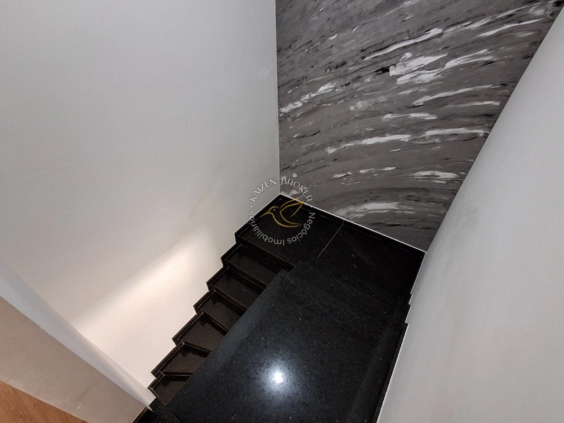 Sobrado à venda em Vila Garcia, Bragança Paulista SP. 3 suítes, 2 vagas, excelente localização. Aceita permuta e financiamento. Agende sua visita.: 34ª foto da galeria de imagens do imóvel