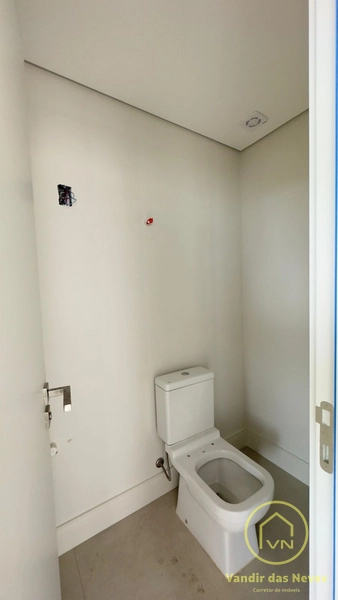 Casa suspensa 2 suítes mais 2 demi-suítes, centro de Itajaí: 7ª foto da galeria de imagens do imóvel