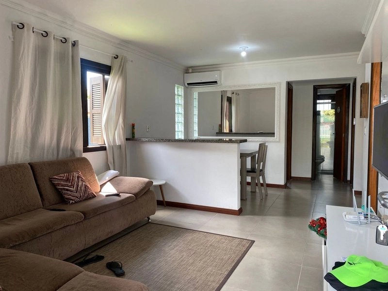 Casa ampla em terreno inteiro em bairro de Xangri-lá: 3ª foto da galeria de imagens do imóvel
