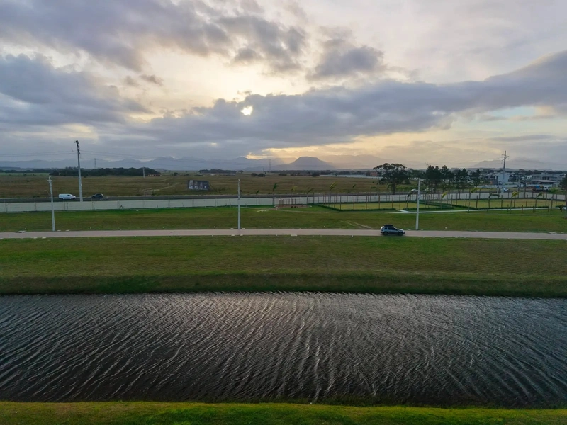LOTE Á VENDA EM CONDOMÍNIO: 4ª foto da galeria de imagens do imóvel