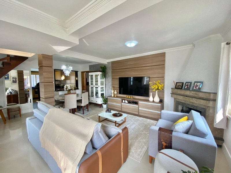 Casa 4 dormitórios em CAPÃO DA CANOA: 2ª foto da galeria de imagens do imóvel