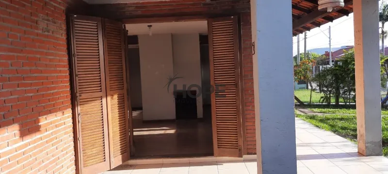 Casa à venda com 2 dormitórios no Centro de Xangri-lá: 3ª foto da galeria de imagens do imóvel