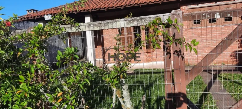 Casa à venda com 2 dormitórios no Centro de Xangri-lá: 2ª foto da galeria de imagens do imóvel