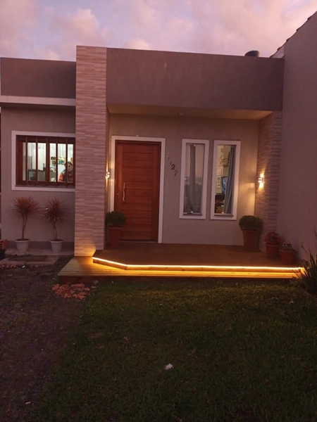 CASA MOBILIADA E DECORADA EM CAPÃO DA CANOA!: 1ª foto da galeria de imagens do imóvel