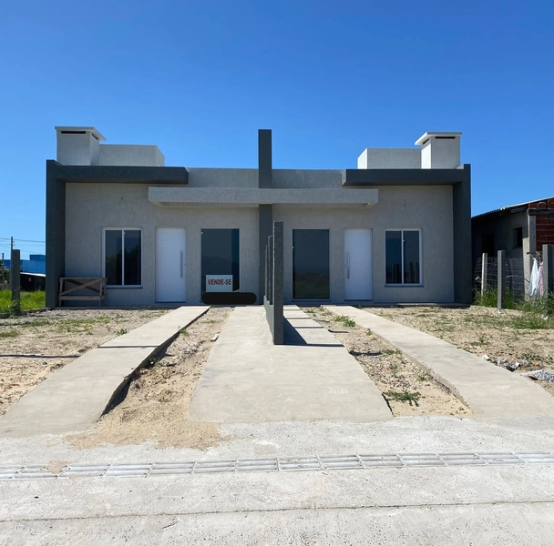 CASA COMPOSTA POR 2 DORMITÓRIOS EM CAPÃO DA CANOA!: 2ª foto da galeria de imagens do imóvel