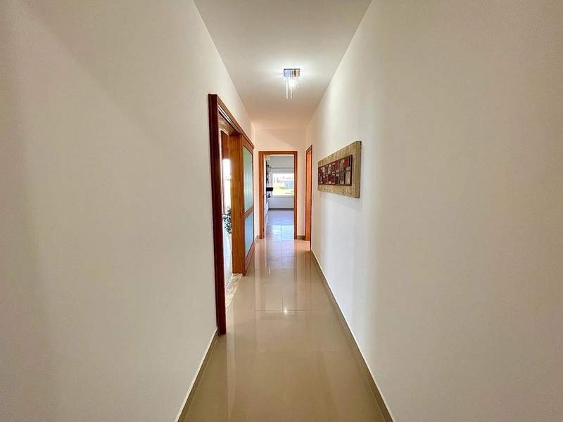 Linda casa com 03 suítes em condomínio fechado de Capão da Canoa: 1ª foto da galeria de imagens do imóvel