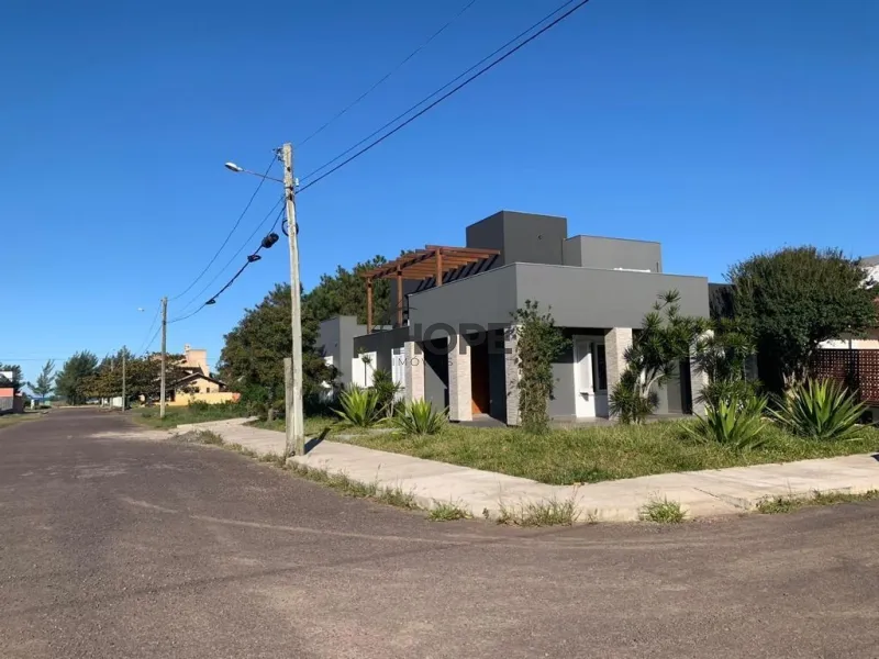 Casa com quatro dormitórios em bairro de Capão da Canoa: 7ª foto da galeria de imagens do imóvel