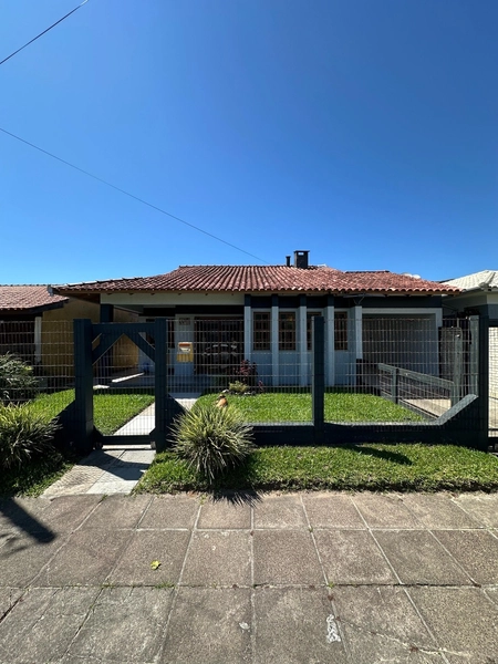 LINDA CASA LOCALIZADA NO CENTRO DE XANGRI-LÁ!: 3ª foto da galeria de imagens do imóvel