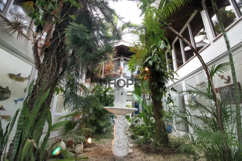 LINDA CASA COMPOSTA POR 4 QUARTOS E COM JARDIM DE INVERNO EM XANGRI-LÁ: 1ª foto da galeria de imagens do imóvel