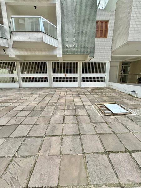 APARTAMENTO COM TERRAÇO EM CAPÃO DA CANOA/ZONA NOVA: 1ª foto da galeria de imagens do imóvel