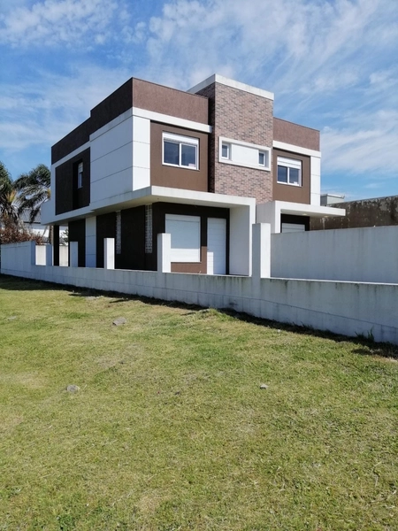 SOBRADO AO LADO DE UMA ALAMEDA EM XANGRI-LÁ!: 12ª foto da galeria de imagens do imóvel