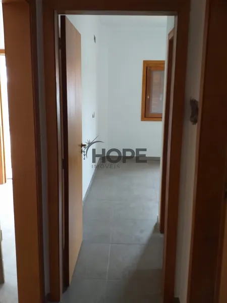 Casa com dois dormitórios, sendo um suíte em bairro de Xangri-lá: 1ª foto da galeria de imagens do imóvel