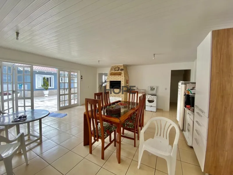 Casa composta por 4 dormitórios próxima ao mar de Capão da Canoa!: 4ª foto da galeria de imagens do imóvel