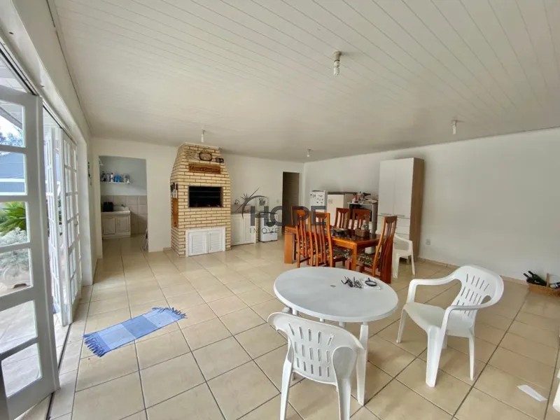 Casa composta por 4 dormitórios próxima ao mar de Capão da Canoa!: 2ª foto da galeria de imagens do imóvel