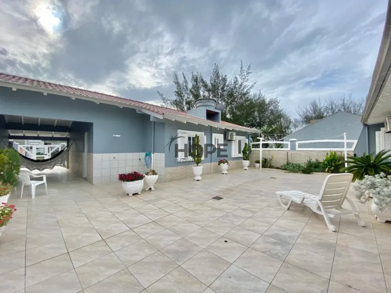 Casa composta por 4 dormitórios próxima ao mar de Capão da Canoa!: 16ª foto da galeria de imagens do imóvel