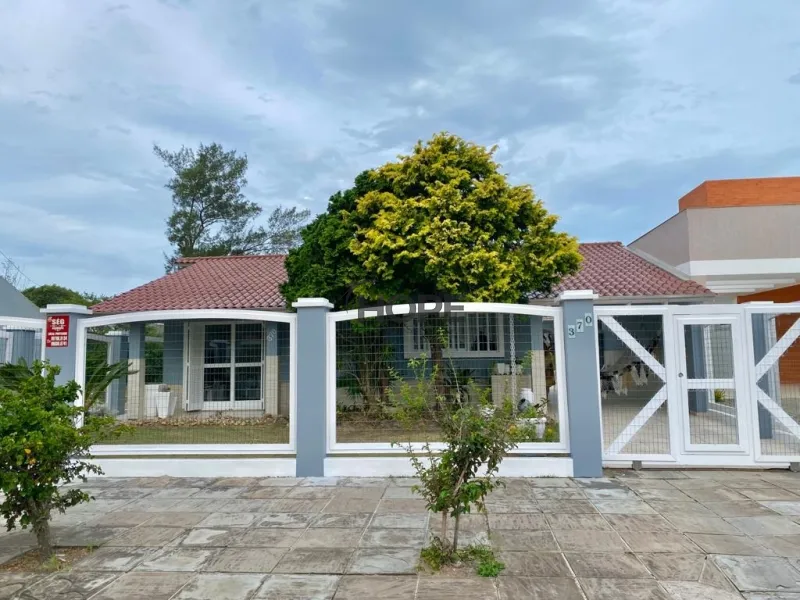 Casa composta por 4 dormitórios próxima ao mar de Capão da Canoa!: 27ª foto da galeria de imagens do imóvel
