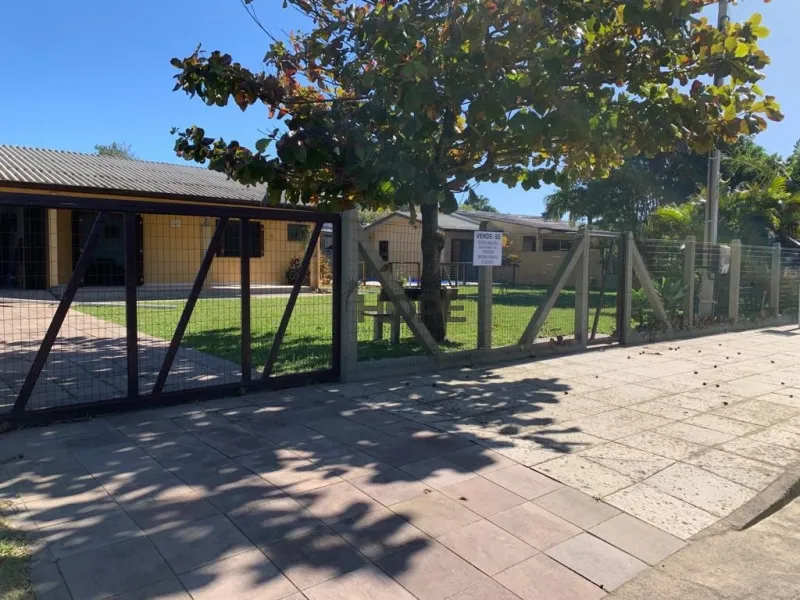 Casa com 3 dormitórios, sendo uma suíte em bairro de Capão da Canoa: 13ª foto da galeria de imagens do imóvel