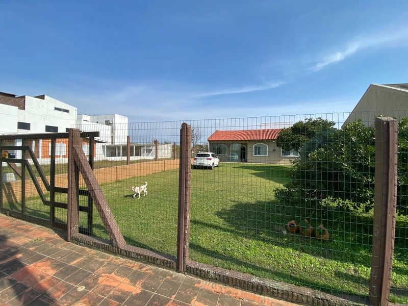 Casa à venda com 3 dormitórios em praia de Capão  da Canoa: 3ª foto da galeria de imagens do imóvel