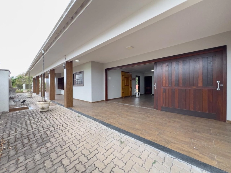 Casa com 3 dormitórios sendo duas suítes à venda em Capão da Canoa: 1ª foto da galeria de imagens do imóvel