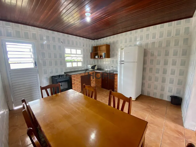 Casa com 4 dormitórios, sendo 2 suítes em Capão da Canoa: 2ª foto da galeria de imagens do imóvel
