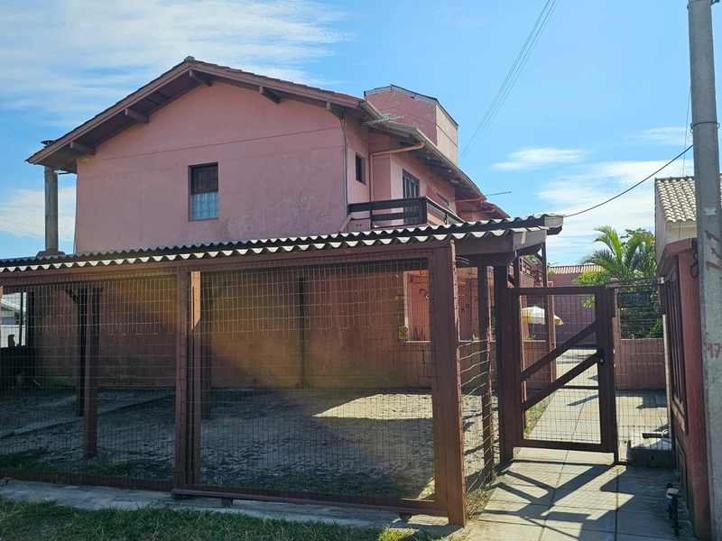SOBRADO À DUAS QUADRAS DO MAR À VENDA EM XANGRI-LÁ!: 3ª foto da galeria de imagens do imóvel