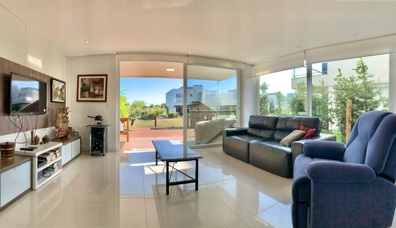 CASA EM CONDOMÍNIO EM XANGRI-LÁ: 4ª foto da galeria de imagens do imóvel