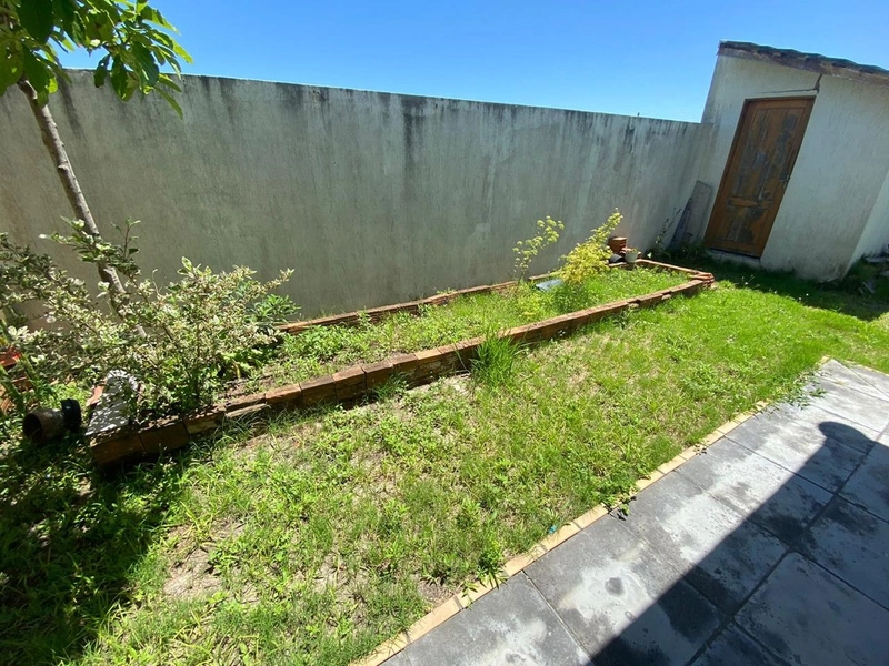 LINDA CASA TÉRREA À UMA QUADRA DO MAR!: 9ª foto da galeria de imagens do imóvel