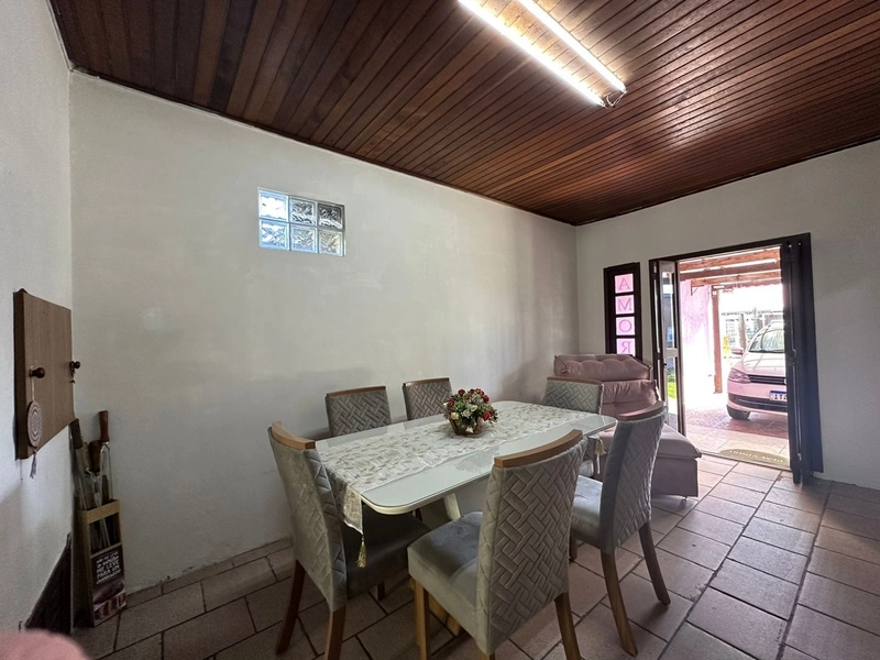 Casa ampla e mobiliada com 4 dormitórios em Capão da Canoa: 4ª foto da galeria de imagens do imóvel