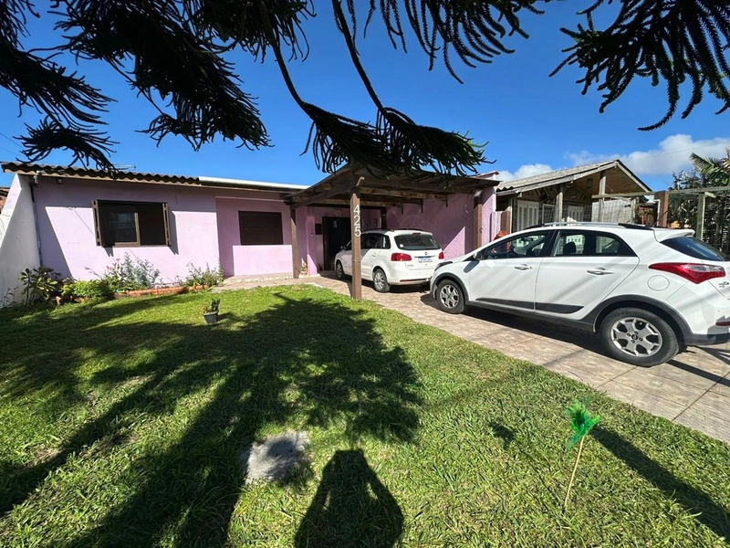 Casa ampla e mobiliada com 4 dormitórios em Capão da Canoa: 3ª foto da galeria de imagens do imóvel