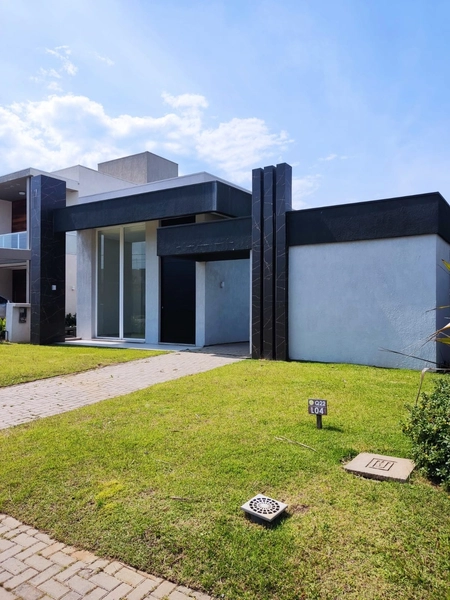 LINDA CASA COMPOSTA POR 2 SUÍTES NO CONDOMÍNIO DUBAI RESORT EM CAPÃO!: 4ª foto da galeria de imagens do imóvel