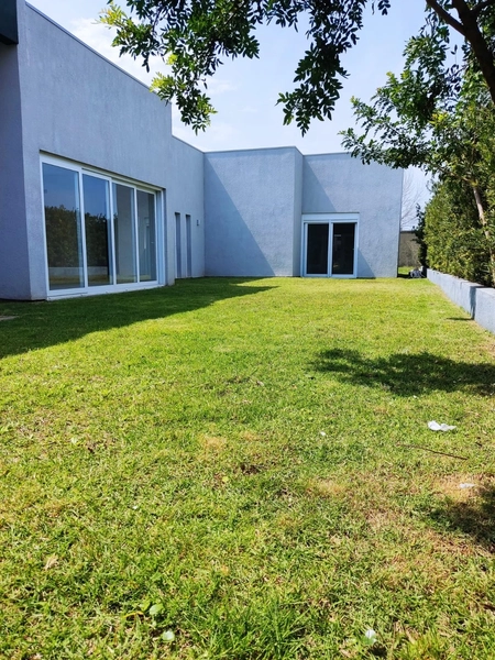 LINDA CASA COMPOSTA POR 2 SUÍTES NO CONDOMÍNIO DUBAI RESORT EM CAPÃO!: 11ª foto da galeria de imagens do imóvel