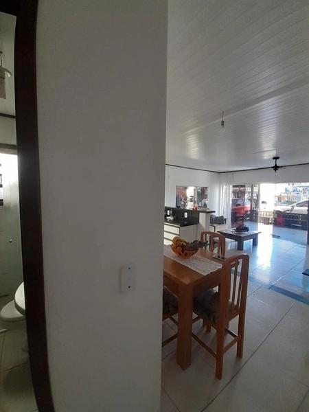 CASA a venda e OFICINA no centro de Xangri-lá: 1ª foto da galeria de imagens do imóvel