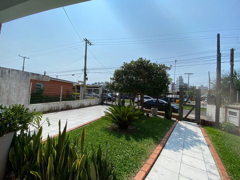 Casa 3 dormitórios em CAPÃO DA CANOA: 2ª foto da galeria de imagens do imóvel