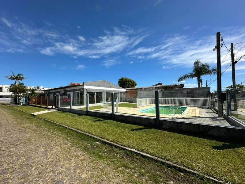 CASA COM 4 DORMITÓRIOS A VENDA EM XANGRI-LA: 2ª foto da galeria de imagens do imóvel