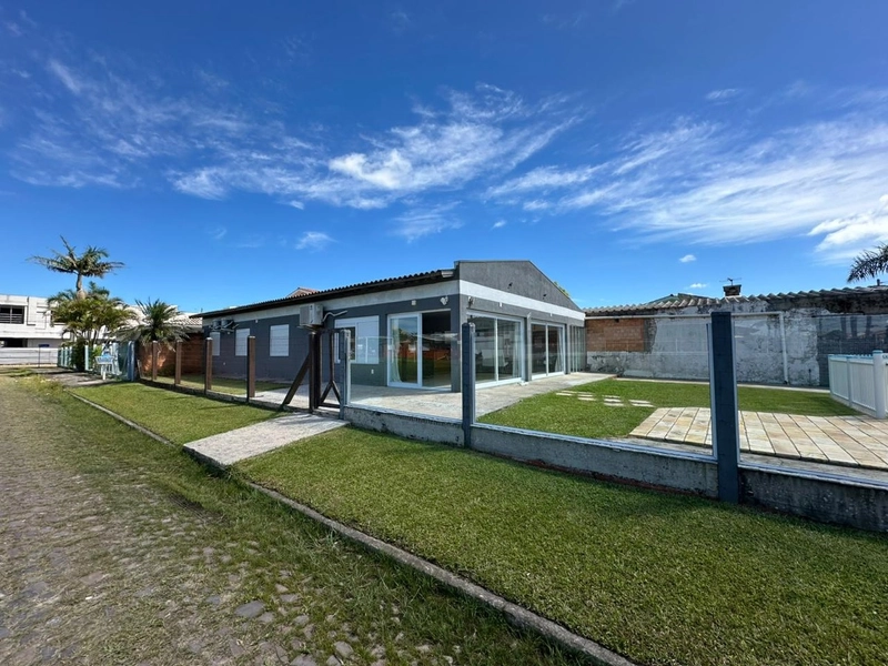 CASA COM 4 DORMITÓRIOS A VENDA EM XANGRI-LA: 3ª foto da galeria de imagens do imóvel