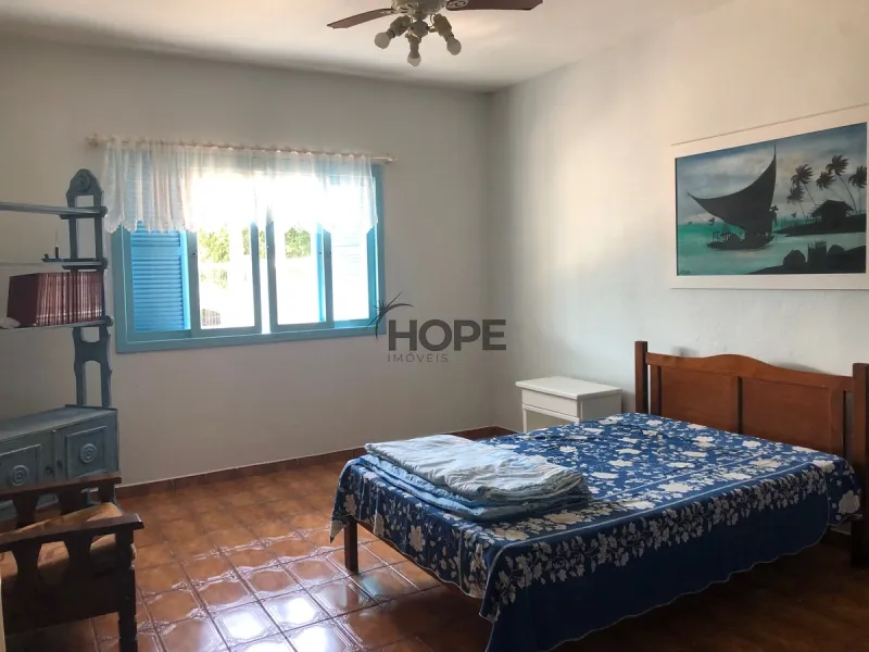 Casa a Venda com piscina: 3ª foto da galeria de imagens do imóvel