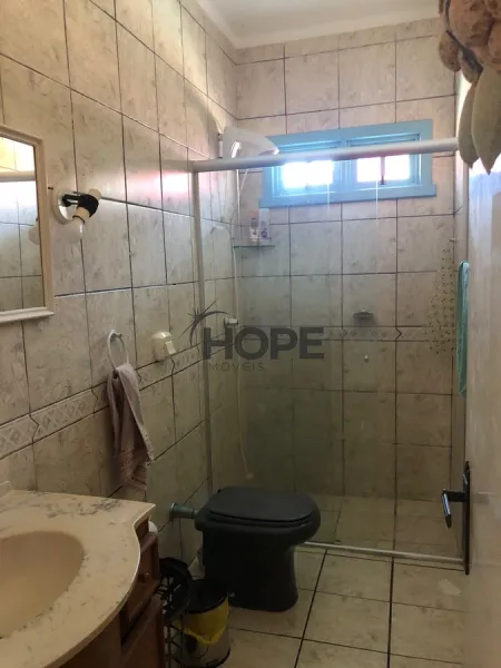Casa a Venda com piscina: 11ª foto da galeria de imagens do imóvel