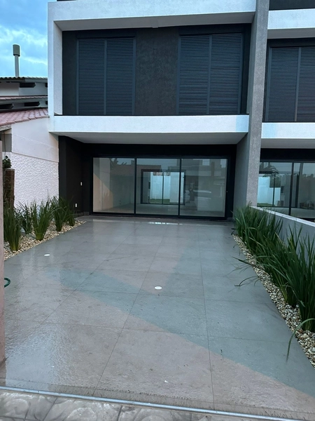 SOBRADO 3 SUÍTES EM XANGRI-LÁ/CENTRO: 3ª foto da galeria de imagens do imóvel