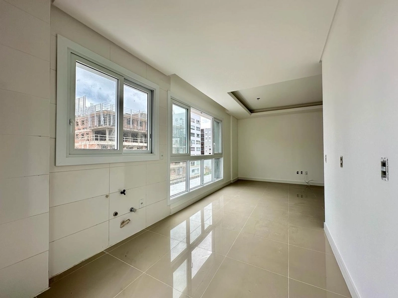 APARTAMENTO COM TERRAÇO EM CAPÃO DA CANOA/CENTRO: 3ª foto da galeria de imagens do imóvel
