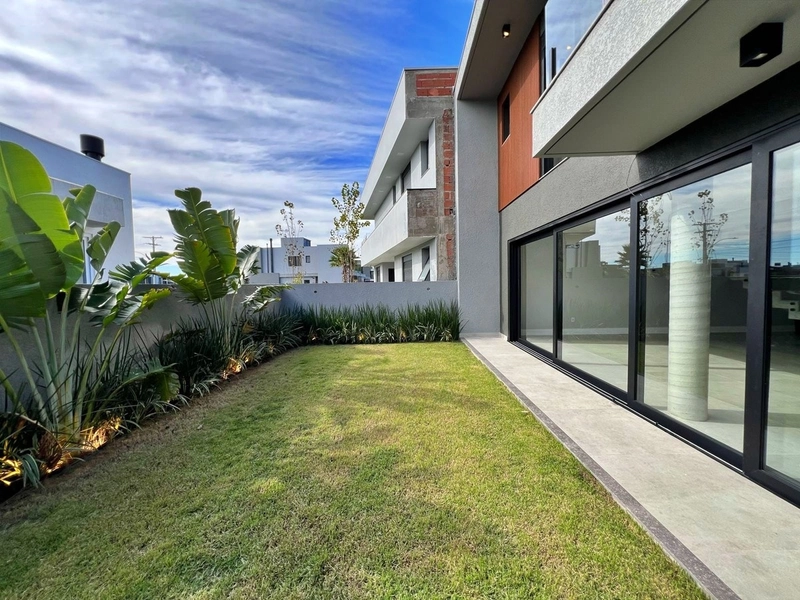 CASA EM CONDOMÍNIO FECHADO EM XANGRI-LÁ: 9ª foto da galeria de imagens do imóvel