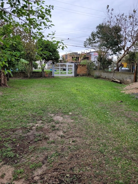 CASA A VENDA COM AMPLO TERRENO NA ZONA NOVA DE CAPÃO DA CANOA - RS: 1ª foto da galeria de imagens do imóvel